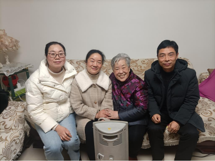 农工党区工委综合一支部看望退休老党员严中美
