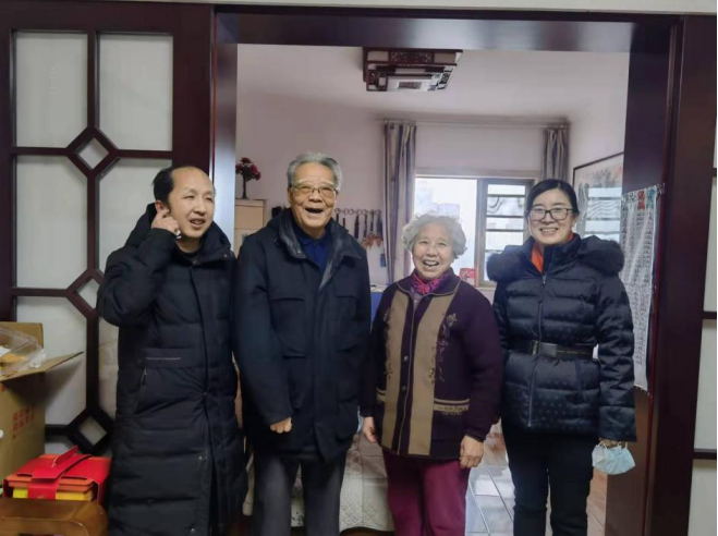 农工党区工委人民医院支部看望退休老党员舒先棠和罗子筠